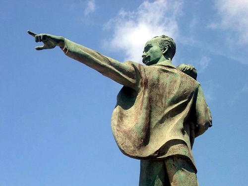 Estatua de José Martí en la Tribuna Antimperialista