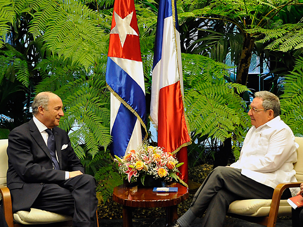 Raul Castro y Canciller francés