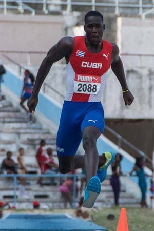 Lázaro Martínez-Atletismo-salto triple
