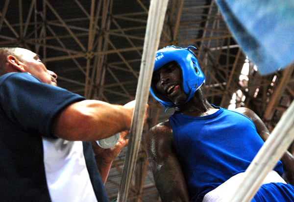 Julio Cesar La Cruz (Azul) Boxeo