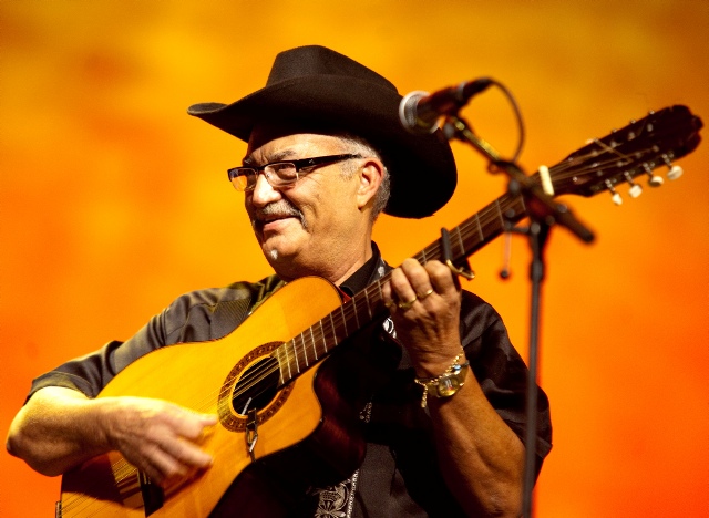 Eliades Ochoa Grammy Latino 2012 Eliades Ochoa Grammy Latino 2012