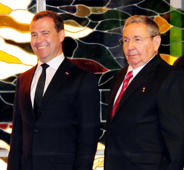 Raúl y Medvedev en La Habana
