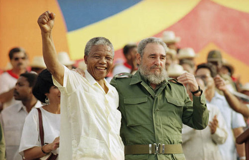 Nelson Mandela con Fidel Castro 03
