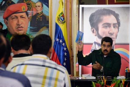 Nicolas Maduro en conversación con gobernadores y alcaldes opositores Nicolas Maduro en conversación con gobernadores y alcaldes opositores