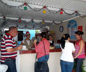 Jovenes cuentapropistas en Cuba Jovenes cuentapropistas en Cuba