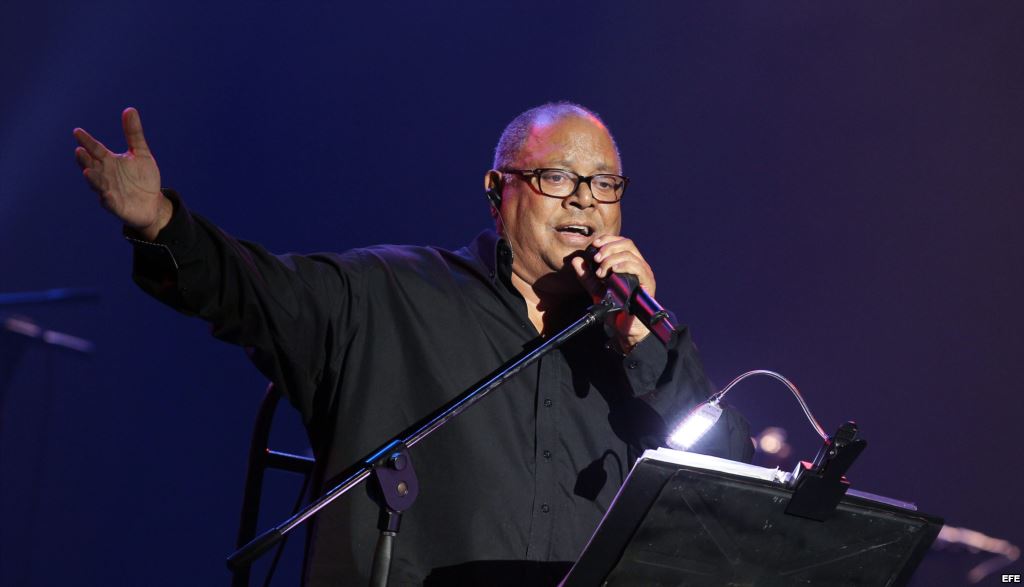 Pablo canta a los cinco Pablo canta a los cinco