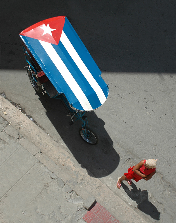 bicitaxi-bandera-Cuba bicitaxi-bandera-Cuba