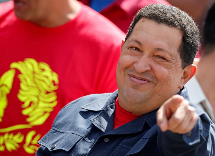 Hugo Chávez sonríe