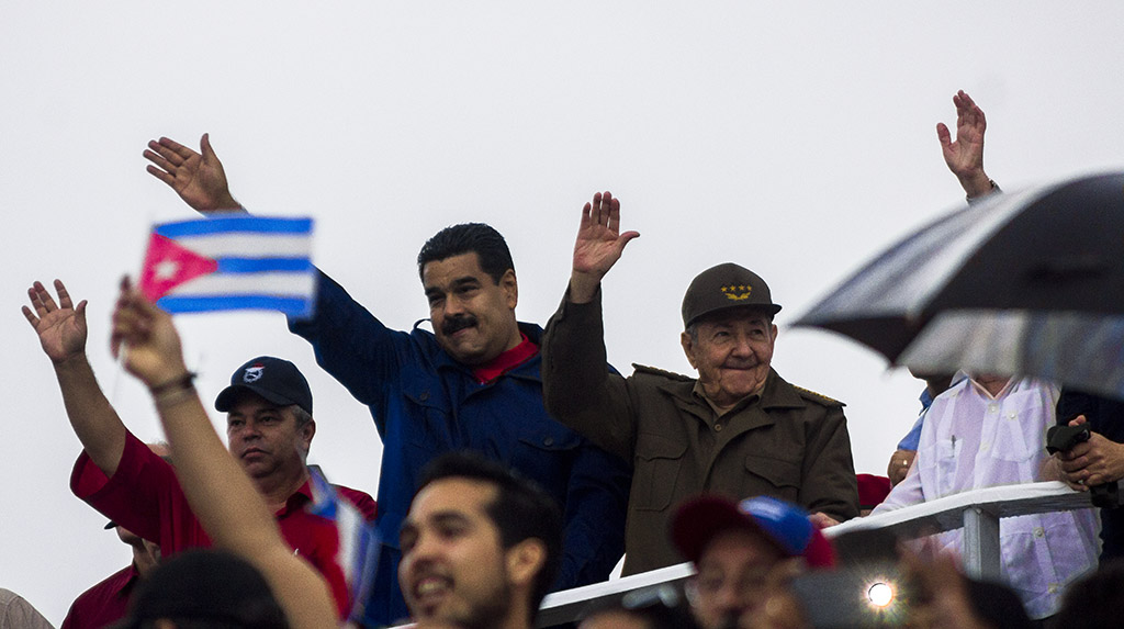 Portada Primero de Mayo en la Plaza Portada Primero de Mayo en la Plaza