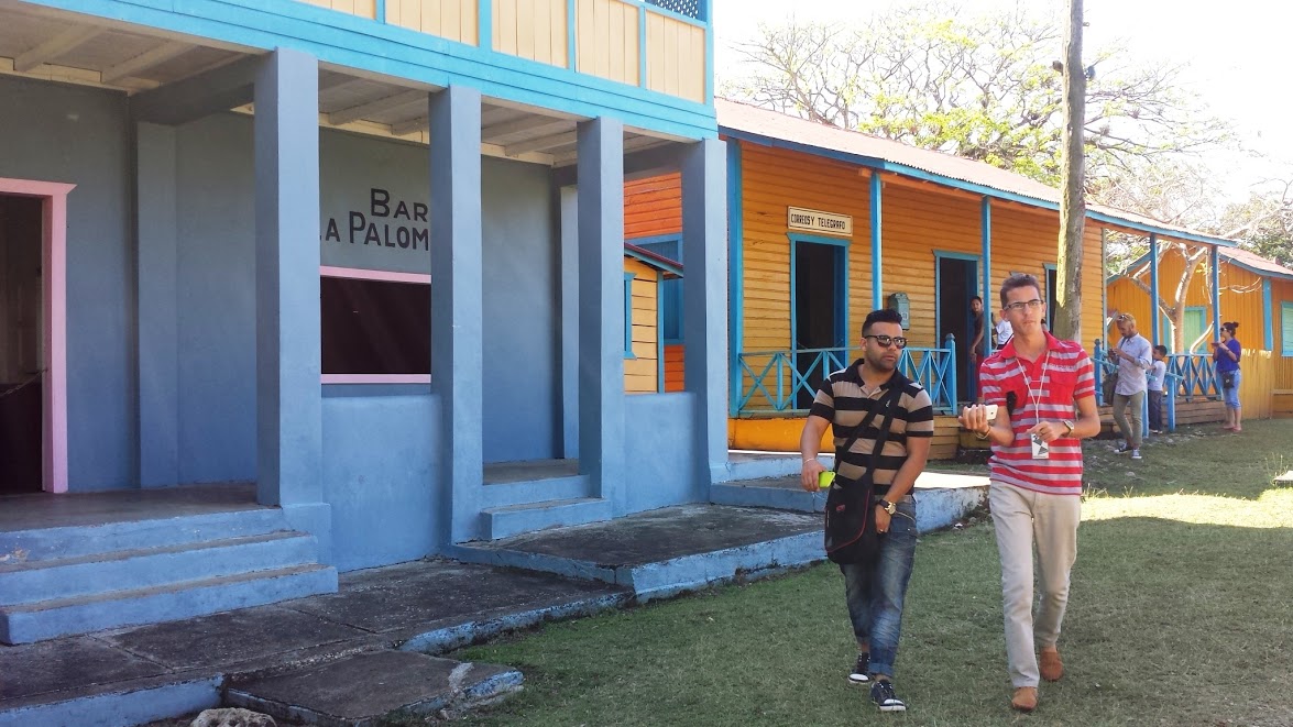 Ruta a Birán: Encuentro bajo el algarrobo