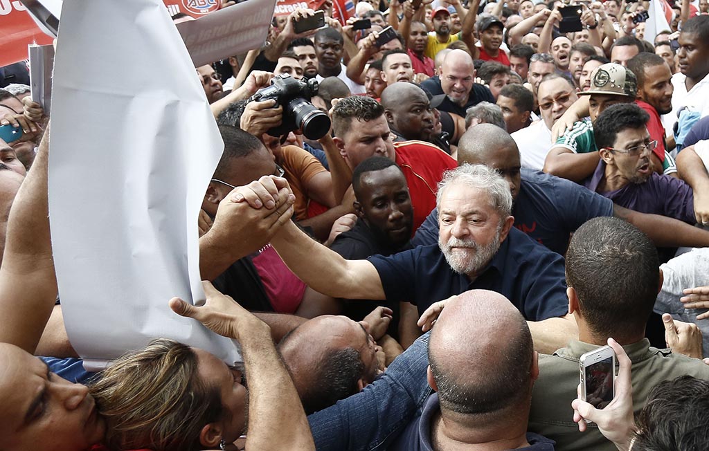 Ataques de la derecha a Lula Ataques de la derecha a Lula