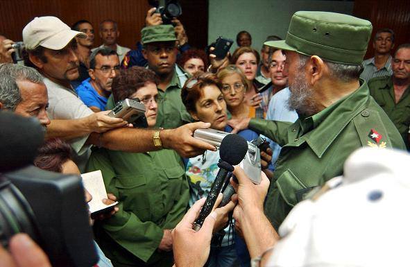 Fidel reunido con la prensa en Pinar