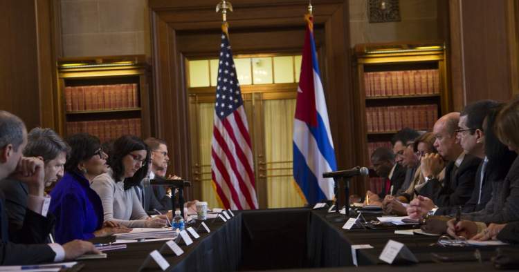 Firma de acuerdo entre Cuba y EEUU