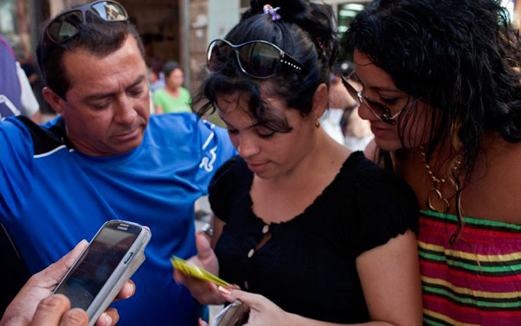 Usuarios de ETECSA Usuarios de ETECSA