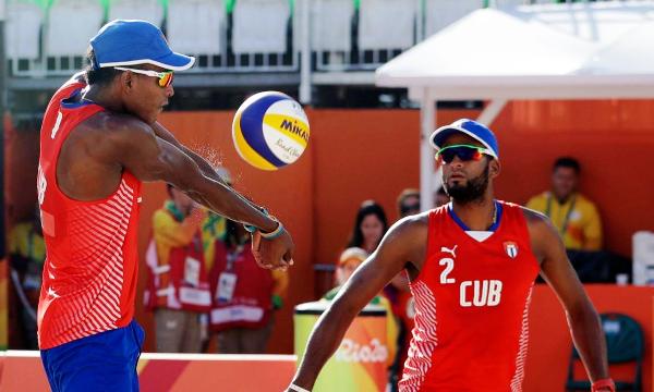 Voleibol de playa- dupla cubana Sergio González-Nivaldo Díaz