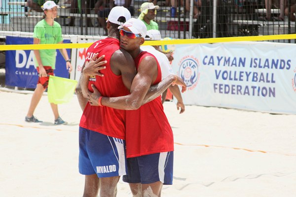 Voleibol de playa nivaldo y sergio raúl calvo Voleibol de playa nivaldo y sergio raúl calvo