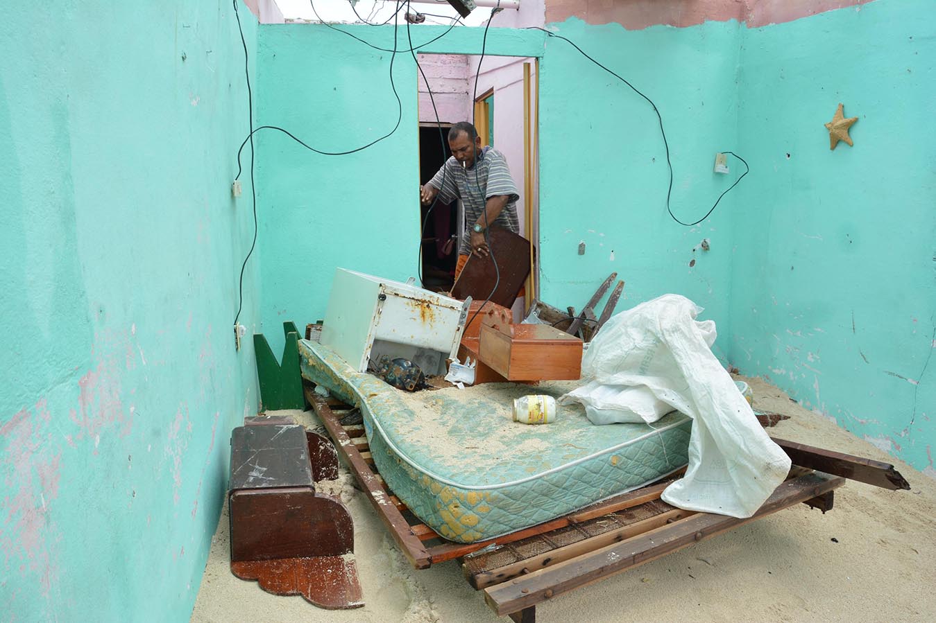 Afectaciones provocadas en la base habitacional de la provincia, tras el paso del Huracán Irma, en Camagüey, Cuba, el 9 de septiembre de 2017.