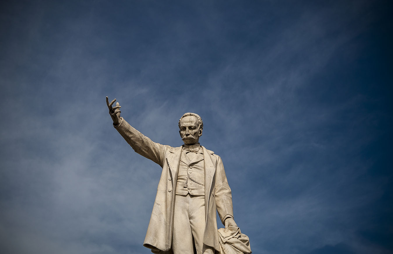 José Martí en el parque de Cienfuegos