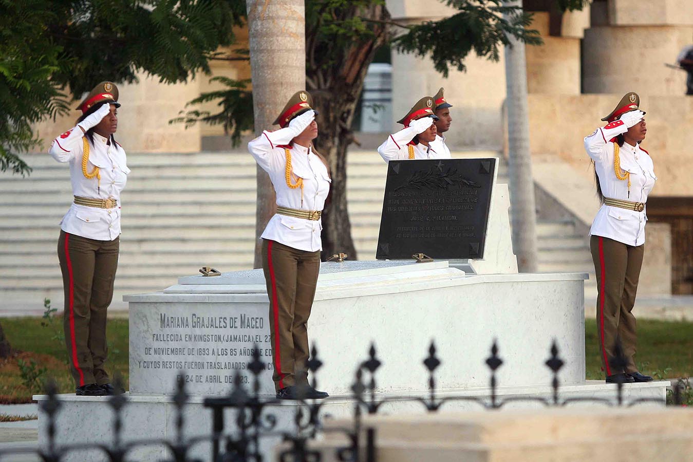 Acto de inhumación de los restos de Carlos Manuel de Céspedes y Mariana Grajales