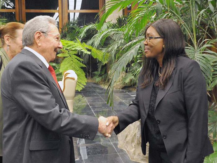 Raúl Castro-Primera Ministra de Namibia-Saara Kuugongelwa-Amadhila