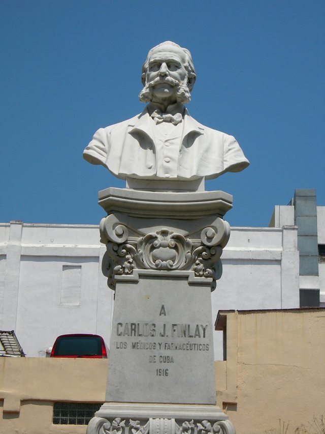Estatua Carlos J. Finlay.