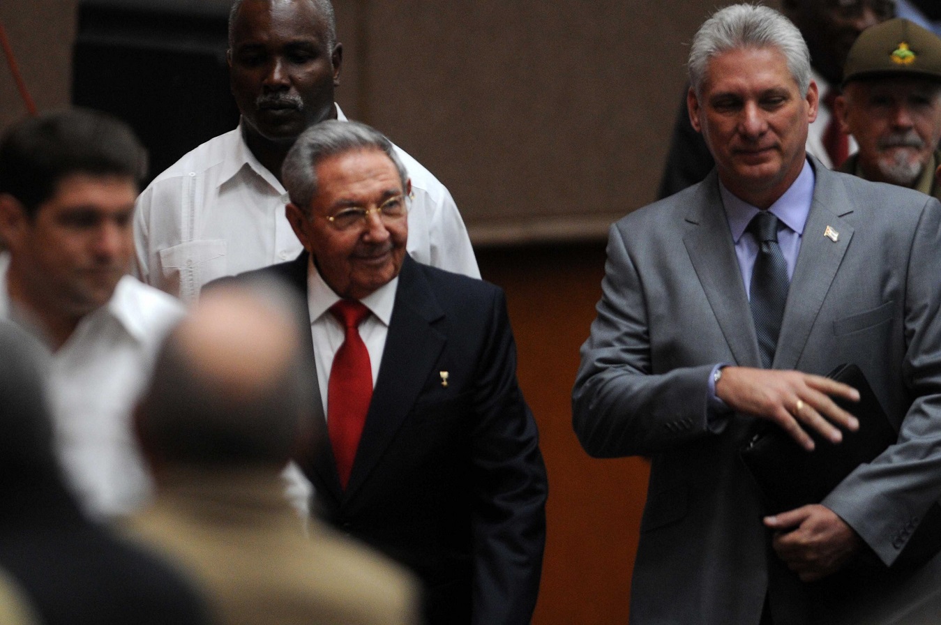 Con la presencia del General de Ejército Raúl Castro Ruz (C), Presidente de los Consejos de Estado y de Ministros, comienza la Sesión Constitutiva de la IX Legislatura de la Asamblea Nacional del Poder Popular, en el Palacio de Convenciones de La Habana,