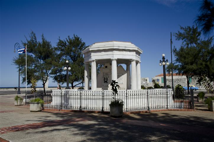 monumentoestudiantes de medicina-Alexis Rodríguez monumentoestudiantes de medicina-Alexis Rodríguez