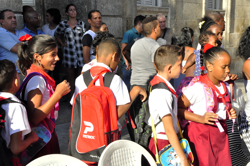 Todos se encaminan a las aulas Todos se encaminan a las aulas