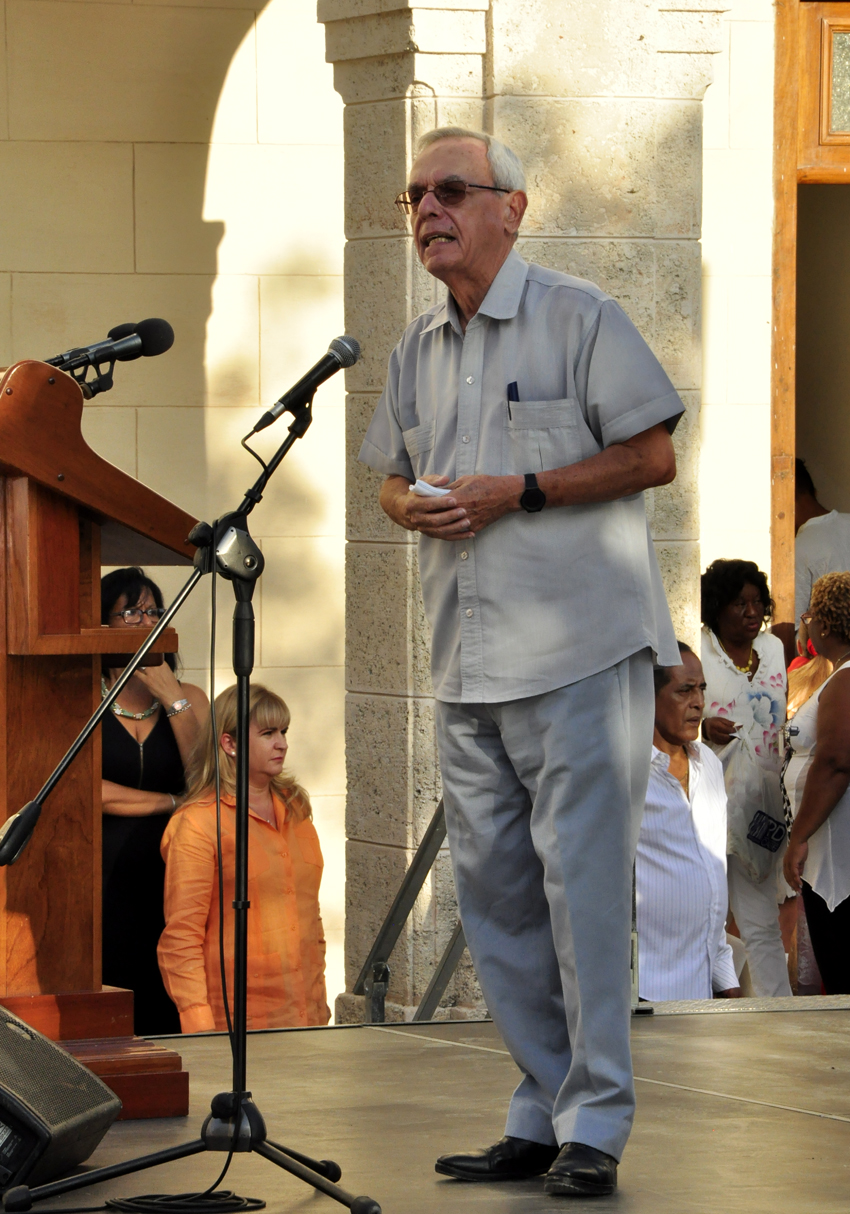 Eusebio Leal, historiador de la ciudad, realiza una breve reseña de Mendive. Eusebio Leal, historiador de la ciudad, realiza una breve reseña de Mendive.