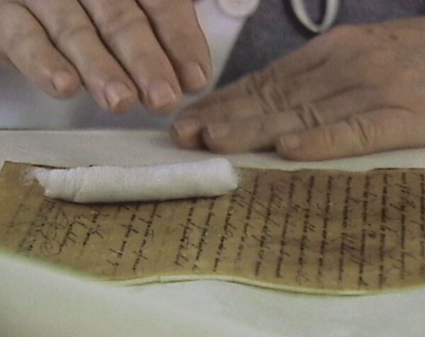 Proceso de restauración de la Constitución de Jimaguayú en el Archivo Nacional de Cuba Proceso de restauración de la Constitución de Jimaguayú en el Archivo Nacional de Cuba