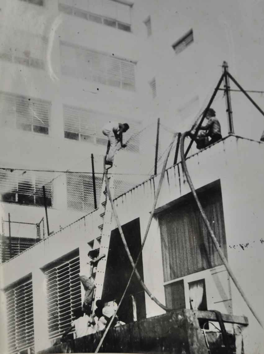 Las características del edificio dificultaron el rescate de los niños atrapados en las plantas más altas.