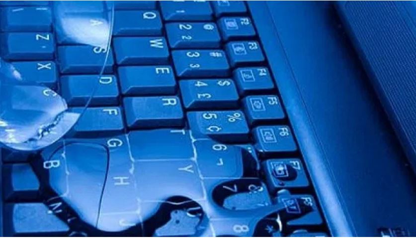 Agua sobre la PC Agua sobre la PC