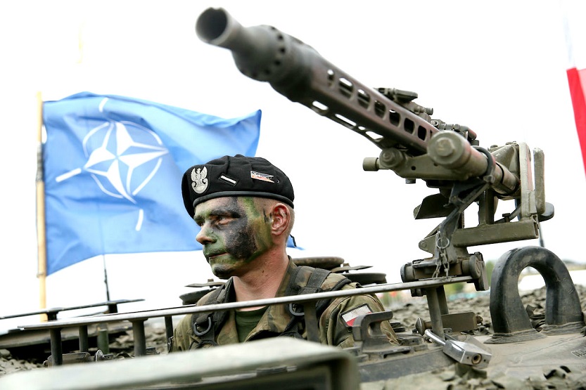 Soldados y armamento estadounidense-fronteras de Rusia Soldados y armamento estadounidense-fronteras de Rusia