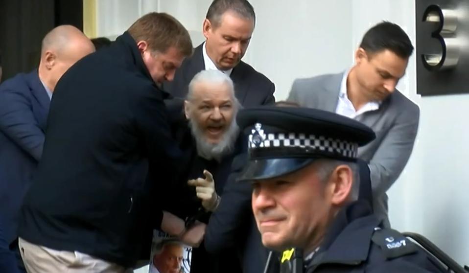 Detenido Julian Assange Detenido Julian Assange