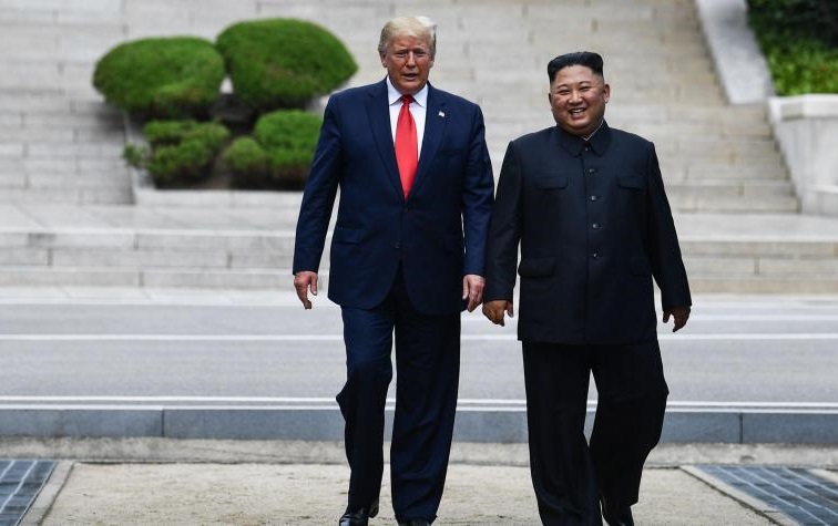 Presidente Donald Trump vs norcoreano Kim Jong Un Presidente Donald Trump vs norcoreano Kim Jong Un