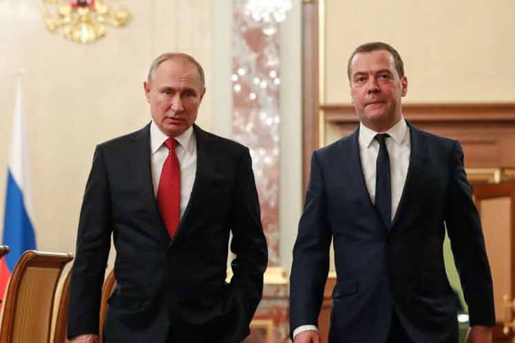 Putin- Medvedev Putin- Medvedev