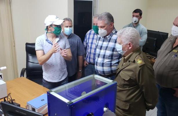 Díaz-Canel-grupo de la electrónica Díaz-Canel-grupo de la electrónica