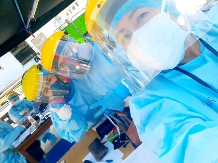 Personal de salud del hospital La Caleta, de Chimbote, Perú Personal de salud del hospital La Caleta, de Chimbote, Perú