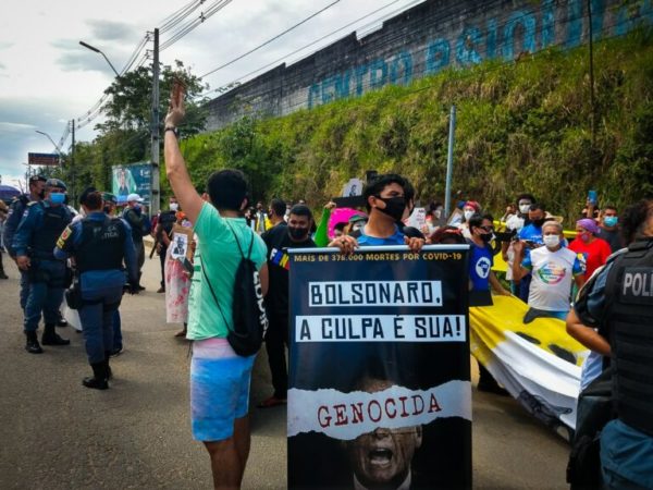 Jair Bolsonaro-Brasil-Necropolítica Jair Bolsonaro-Brasil-Necropolítica