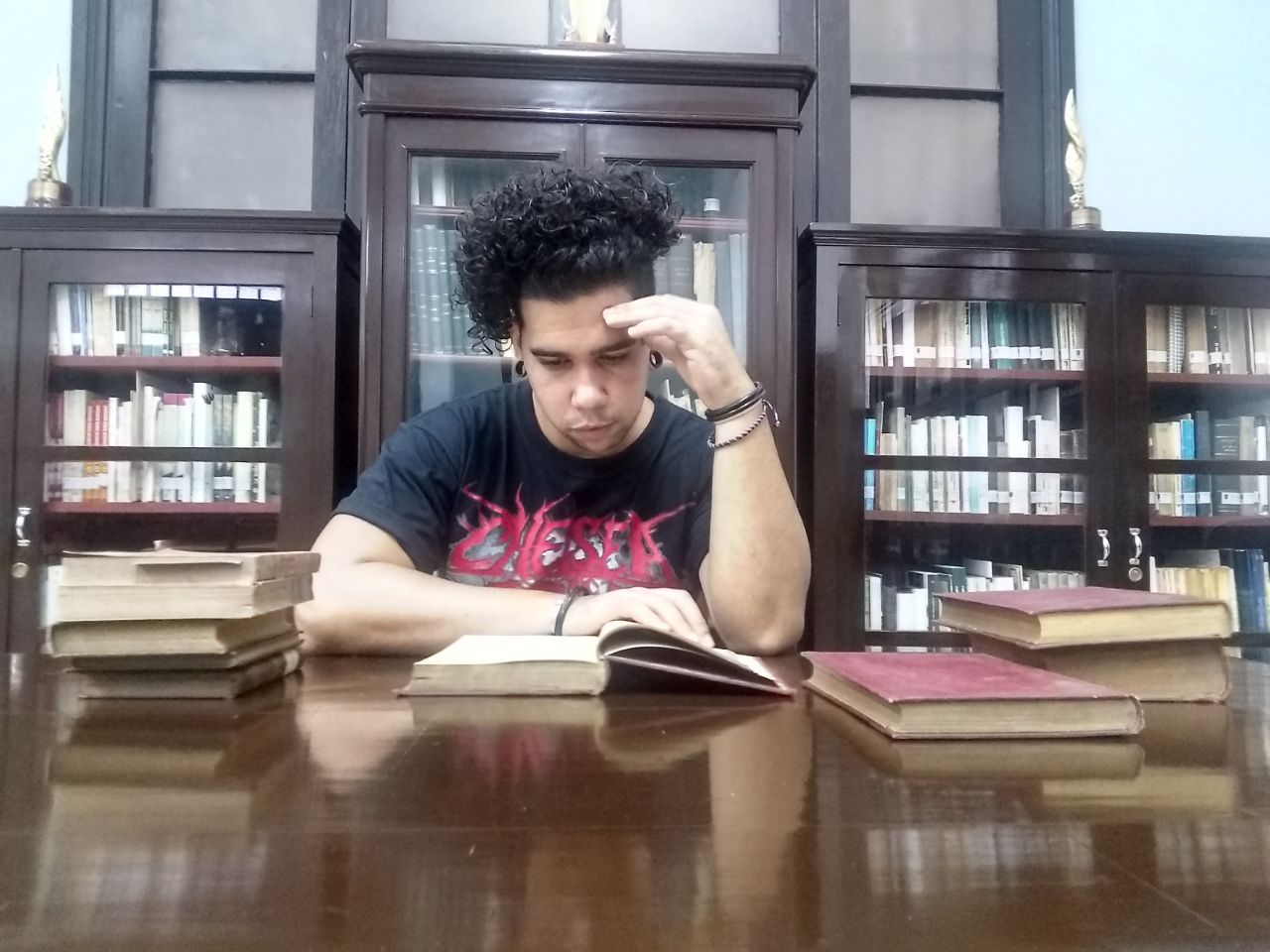 Sala de lectura de la biblioteca Sala de lectura de la biblioteca