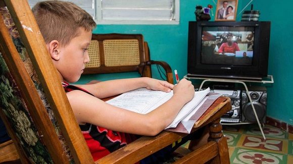 Cuba curso escolar TV