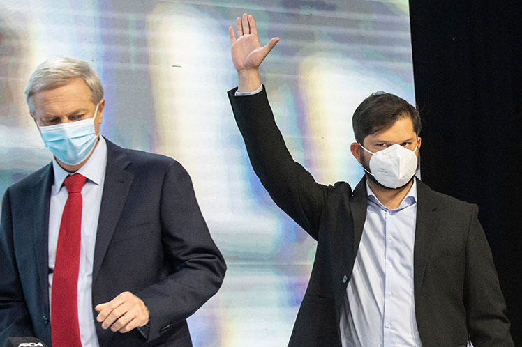 Kast - Boric Kast - Boric