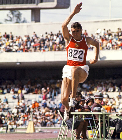 Viktor Danilovich Saneyev-saltador de triple