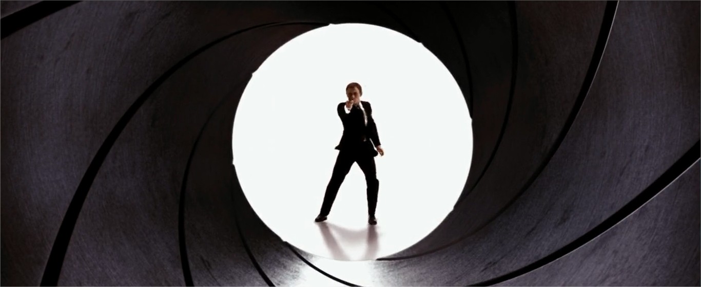 007: Elegancia y dinamismo, profundidades dentro del espionaje actual