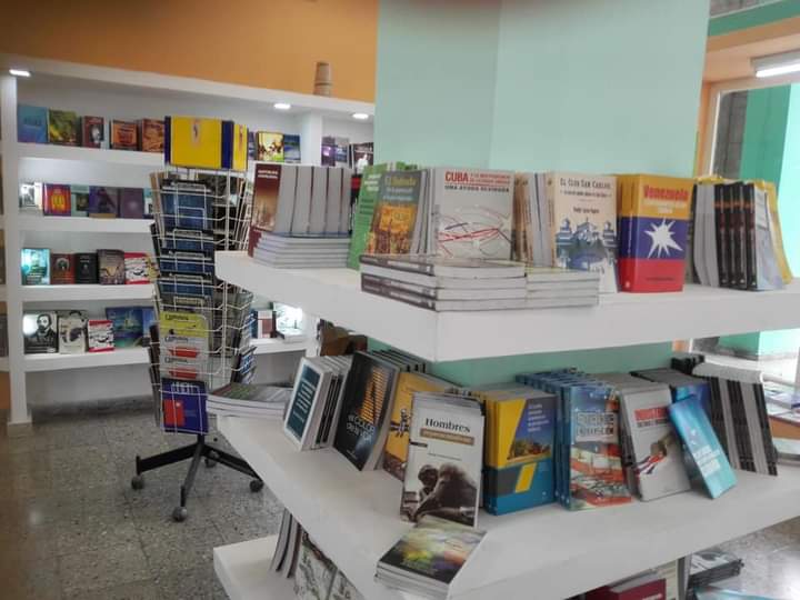Librería en Cuba