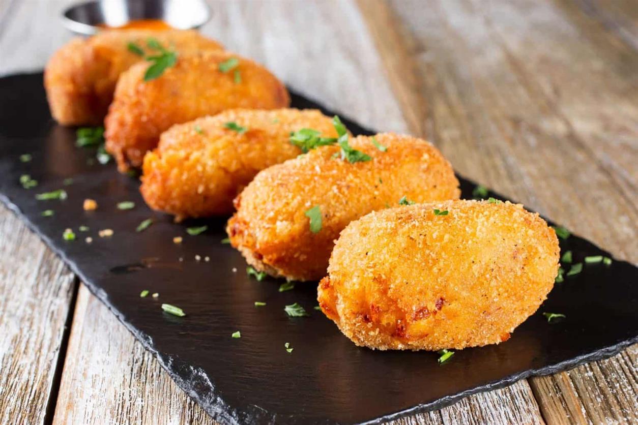 Croquetas: Aperitivos para elaborar en casa o en un encuentro familiar Croquetas: Aperitivos para elaborar en casa o en un encuentro familiar