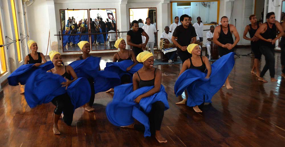 Conjunto Folclórico Nacional de Cuba Conjunto Folclórico Nacional de Cuba