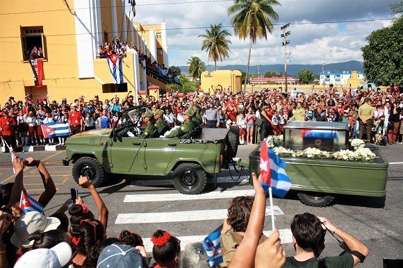 Caravana Fidel Santiago 