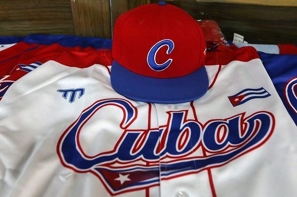 Peloteros cubanos de las ligas mayores en clásico de béisbol por Cuba