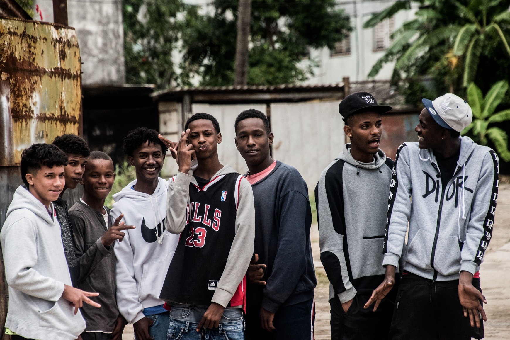 Jóvenes cubanos en invierno